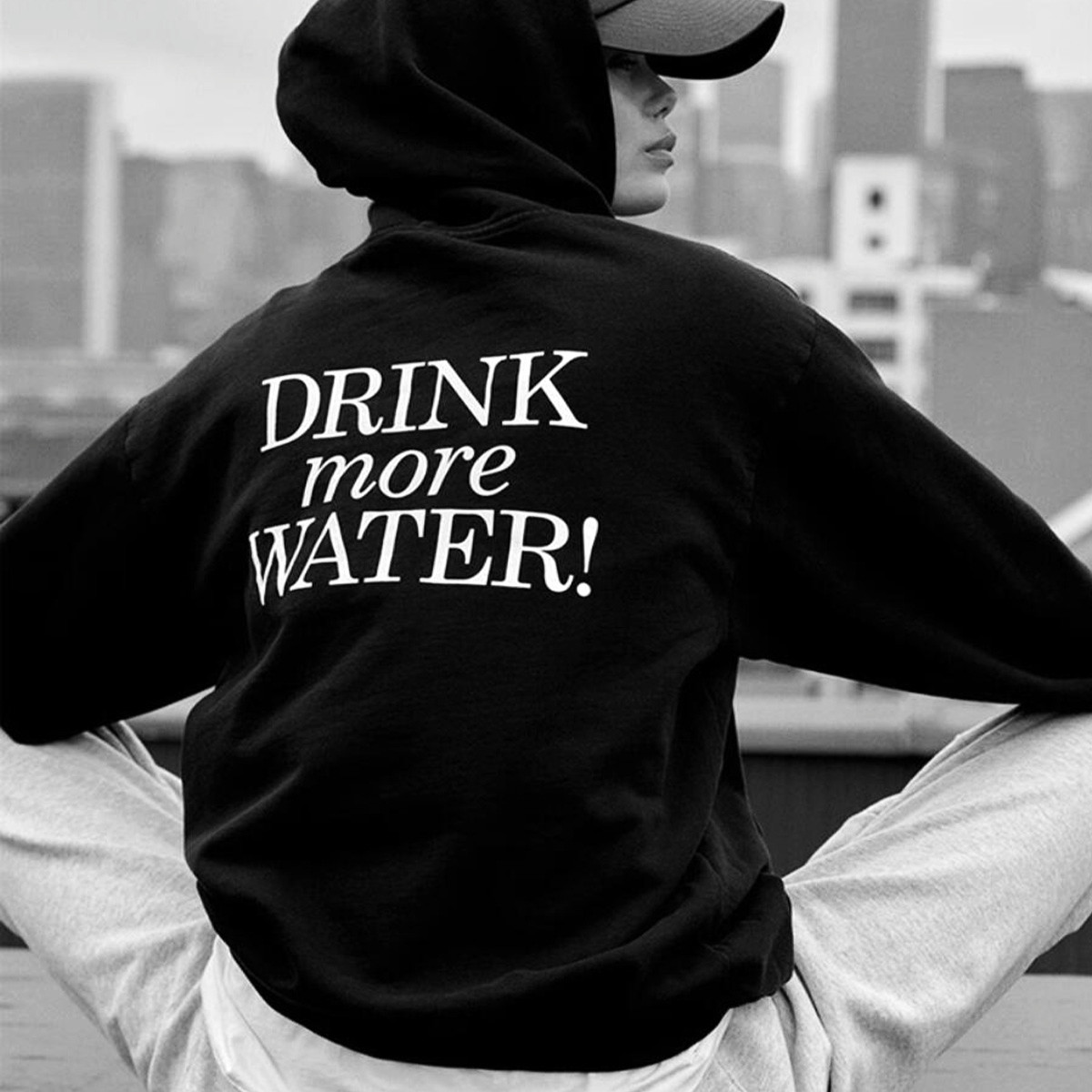 Street Style New York Fashion - Health Club เสื้อมีฮู้ดโอเวอร์ไซส์สีดำพิมพ์ตัวอักษรสำหรับผู้หญิงเสื้อแขนยาวสไตล์วินเทจเสื้อสวมหัวแฟชั่นแนวสตรีท90