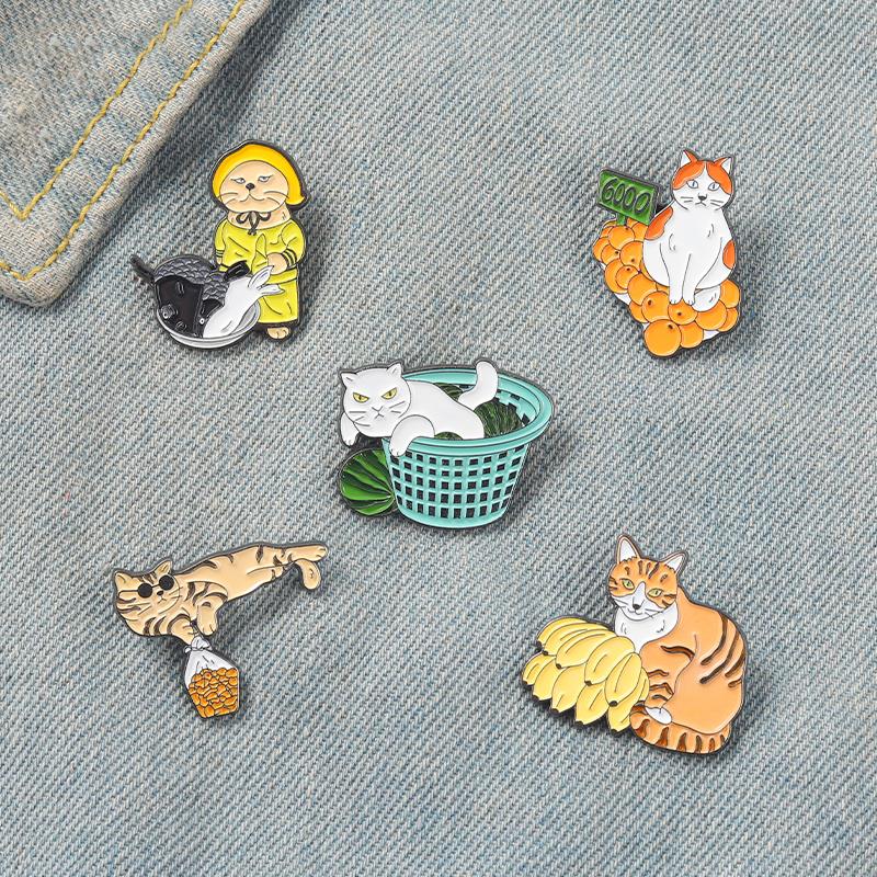 Street Fashion Vendors - Funny Street Stall แมวเคลือบ Pins ปลาผลไม้